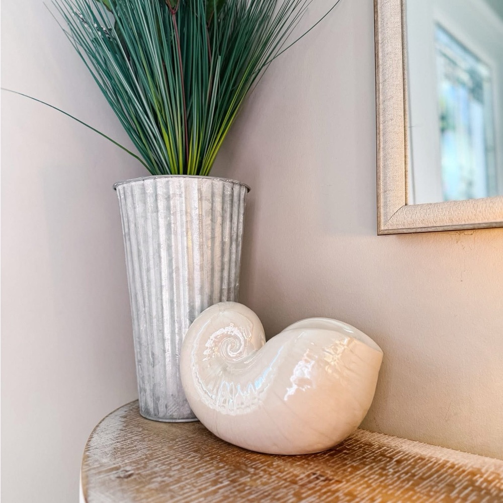 Scentsy Nautilus Warmer BNIB